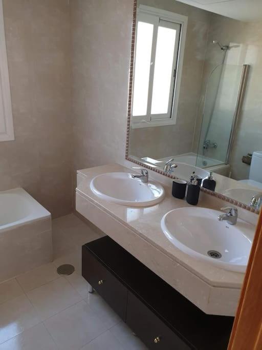 Chalet Ifema 5 Habitaciones 4 Banos, Parking Free Madrid Ngoại thất bức ảnh
